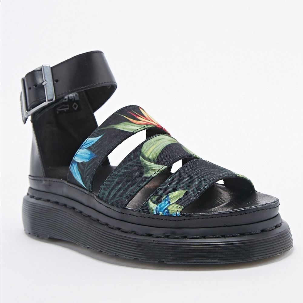Dr. Martens Hawaiian print CLARISSA sandal ✨🌺✨🌺✨